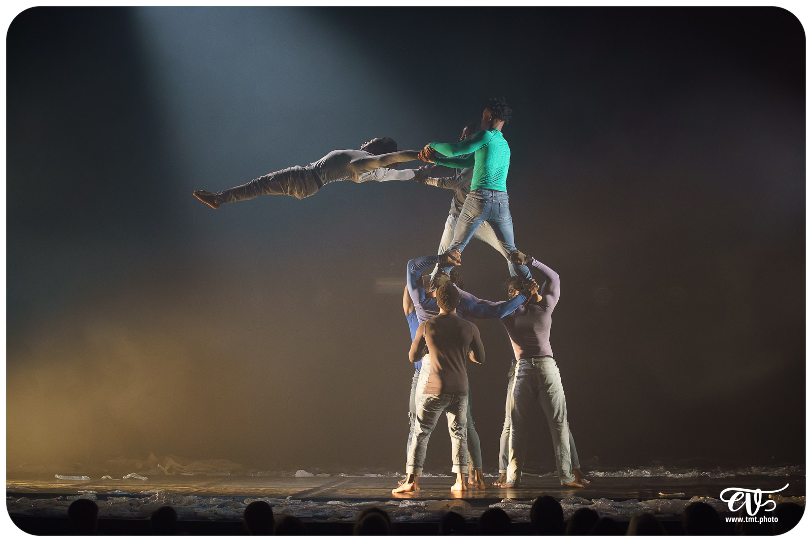YÉ ! (L'EAU) (CIRCUS BAOBAB)